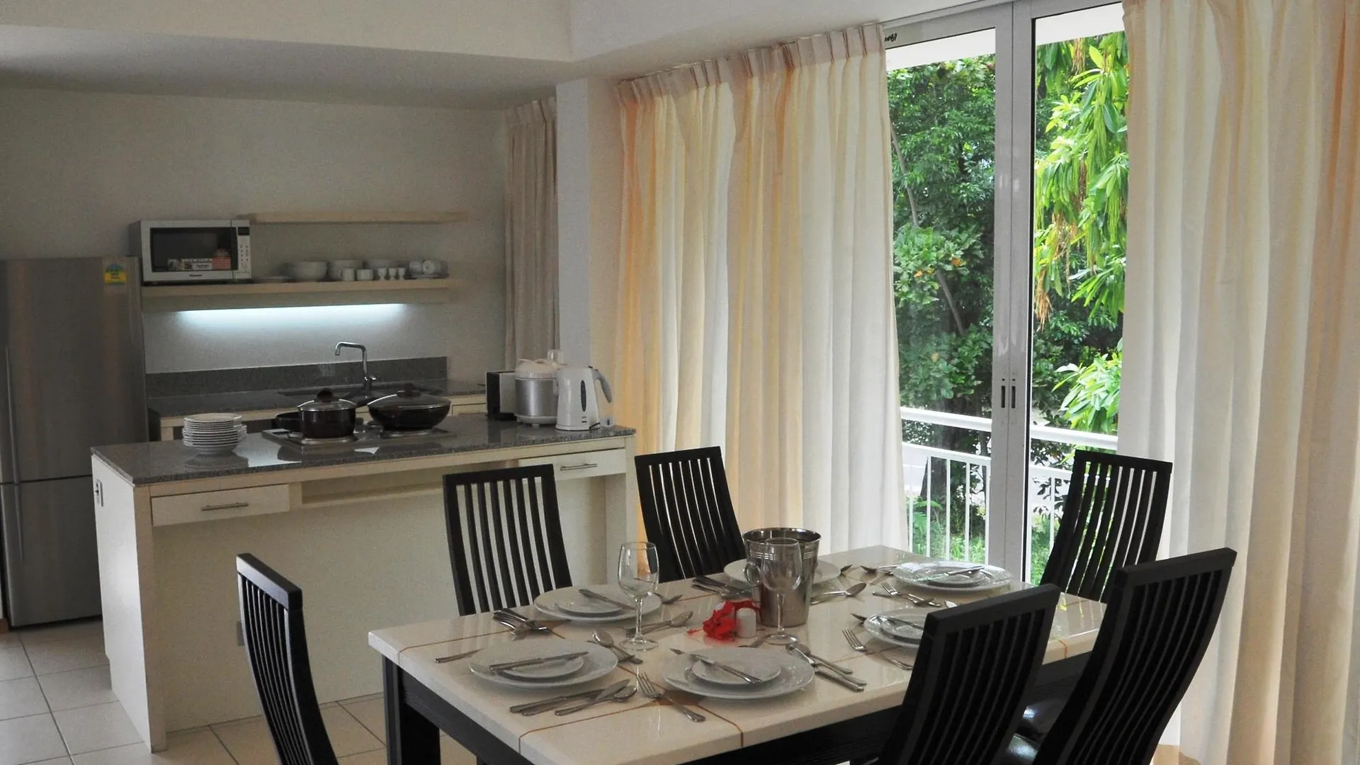 Eden Luxury Apartments Misere 0*,